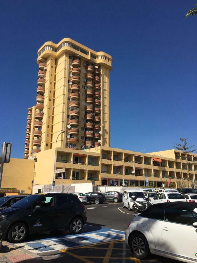 Apartamento En Playa Las Vistas - Torres Del Sol Arona  Exterior photo